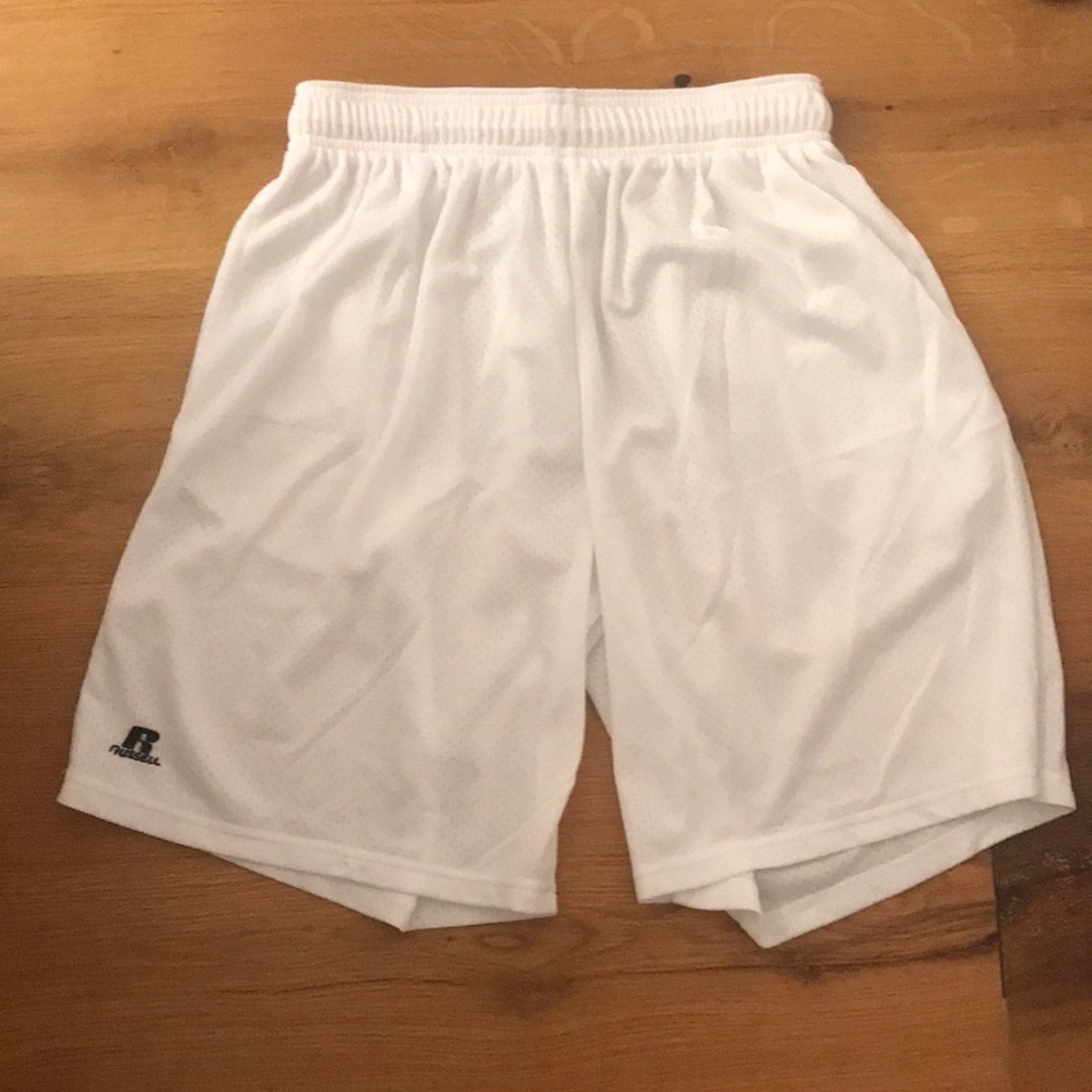 Basketball shorts White
